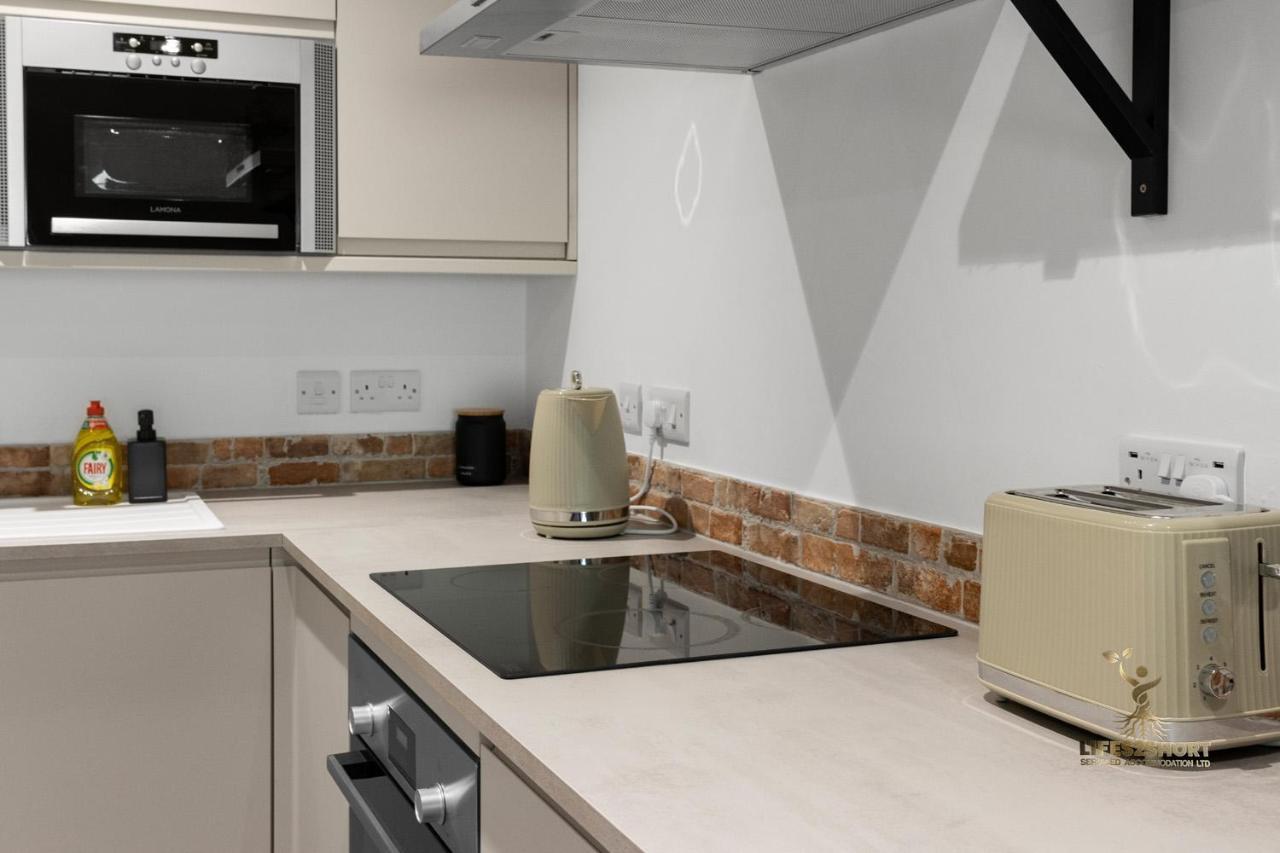 Luxe Courtyard Apartment For 4 Near Exeter City Centre Luaran gambar